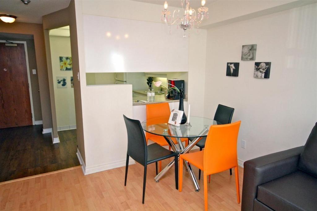 Glen Grove - Conservatory Tower Toronto Habitación foto